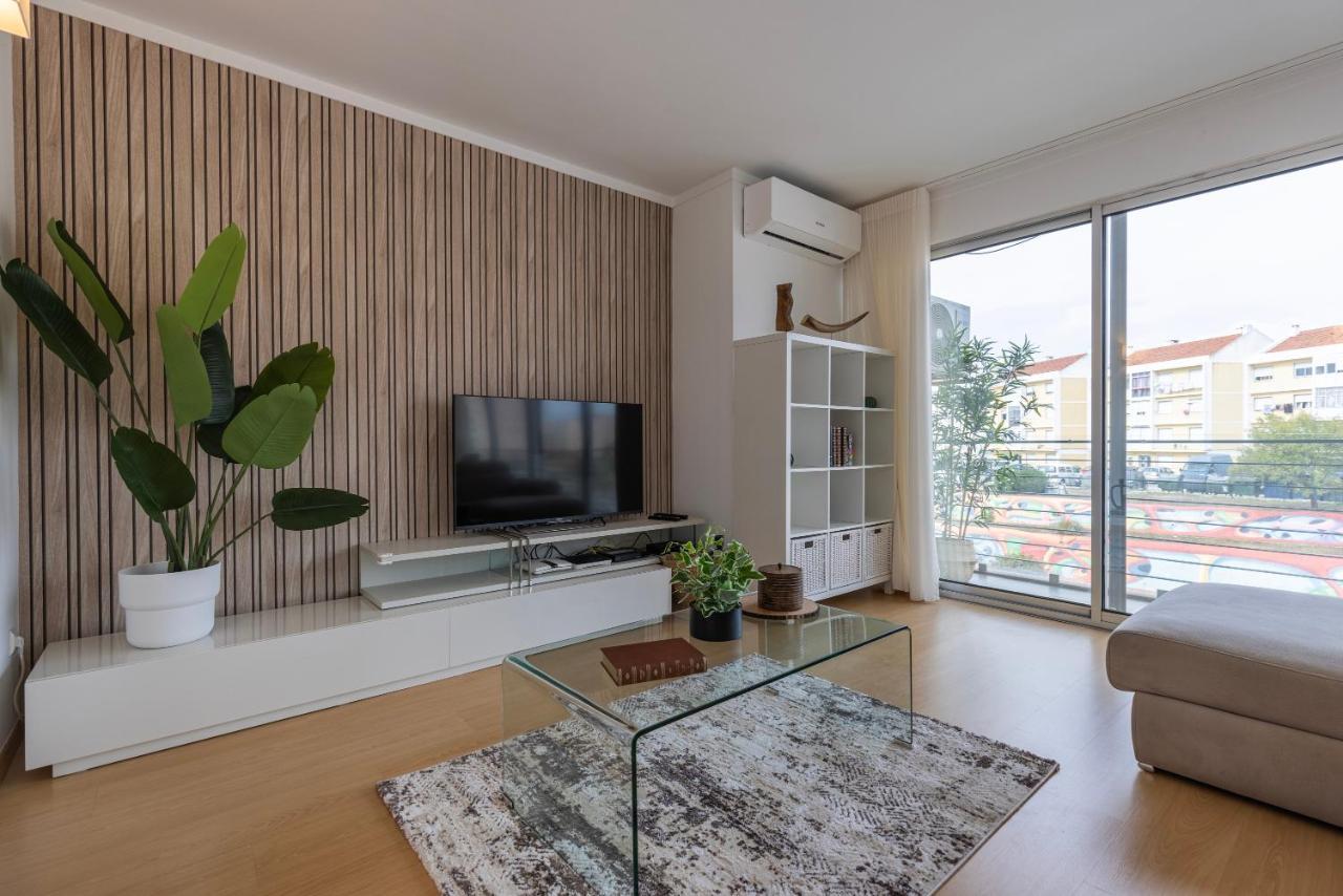 Charm 3bdr W/balcony By Lovelystay Lejlighed