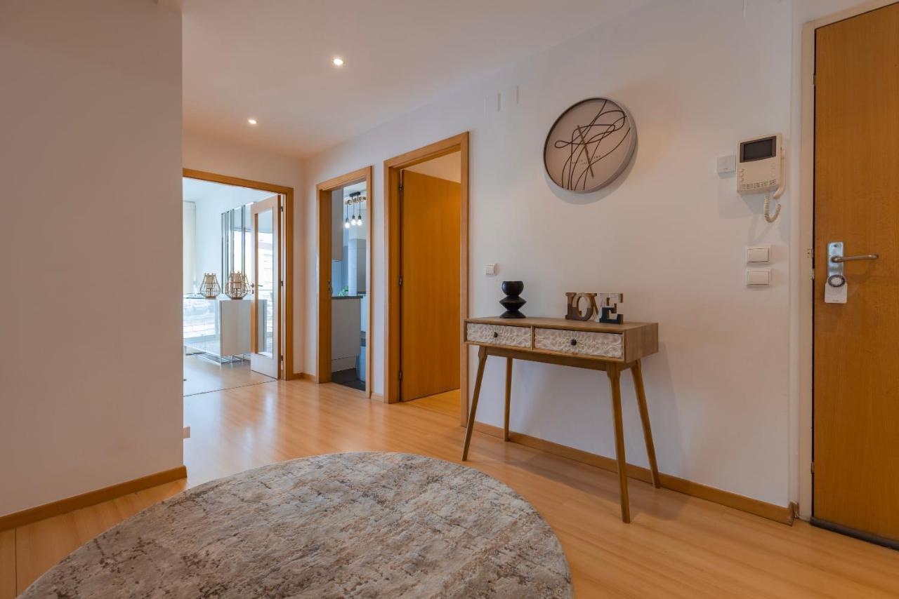 Charm 3bdr W/balcony By Lovelystay * Lisboa