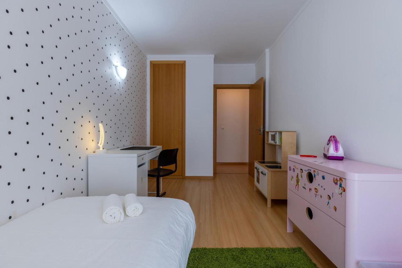 Charm 3bdr W/balcony By Lovelystay * Lisboa