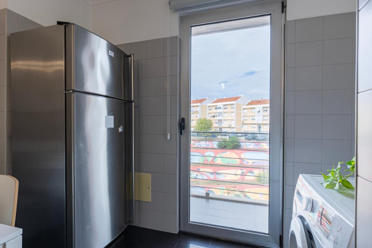 Apartment Charm 3bdr W/balcony By Lovelystay *
