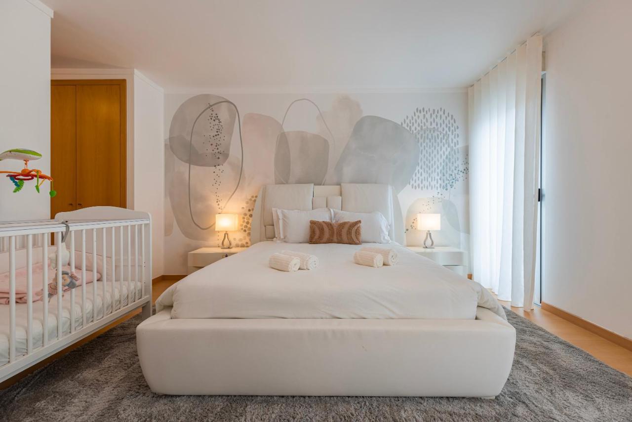Charm 3bdr W/balcony By Lovelystay Lejlighed