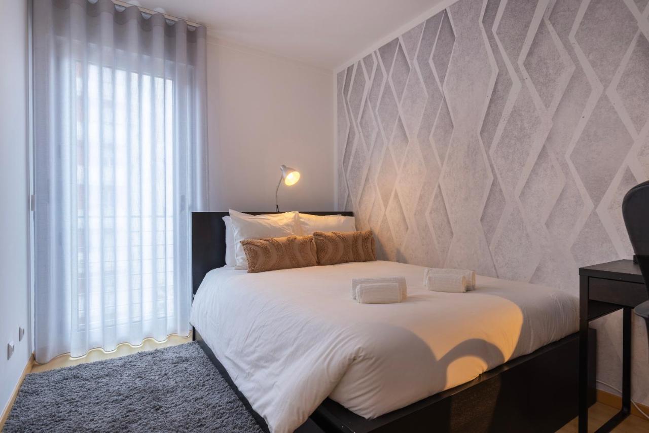 Charm 3bdr W/balcony By Lovelystay Lisboa