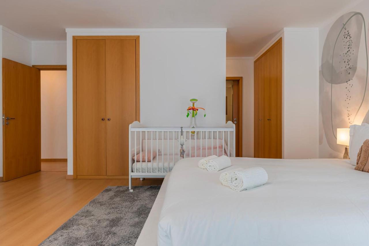 Apartment Charm 3bdr W/balcony By Lovelystay Lisbon