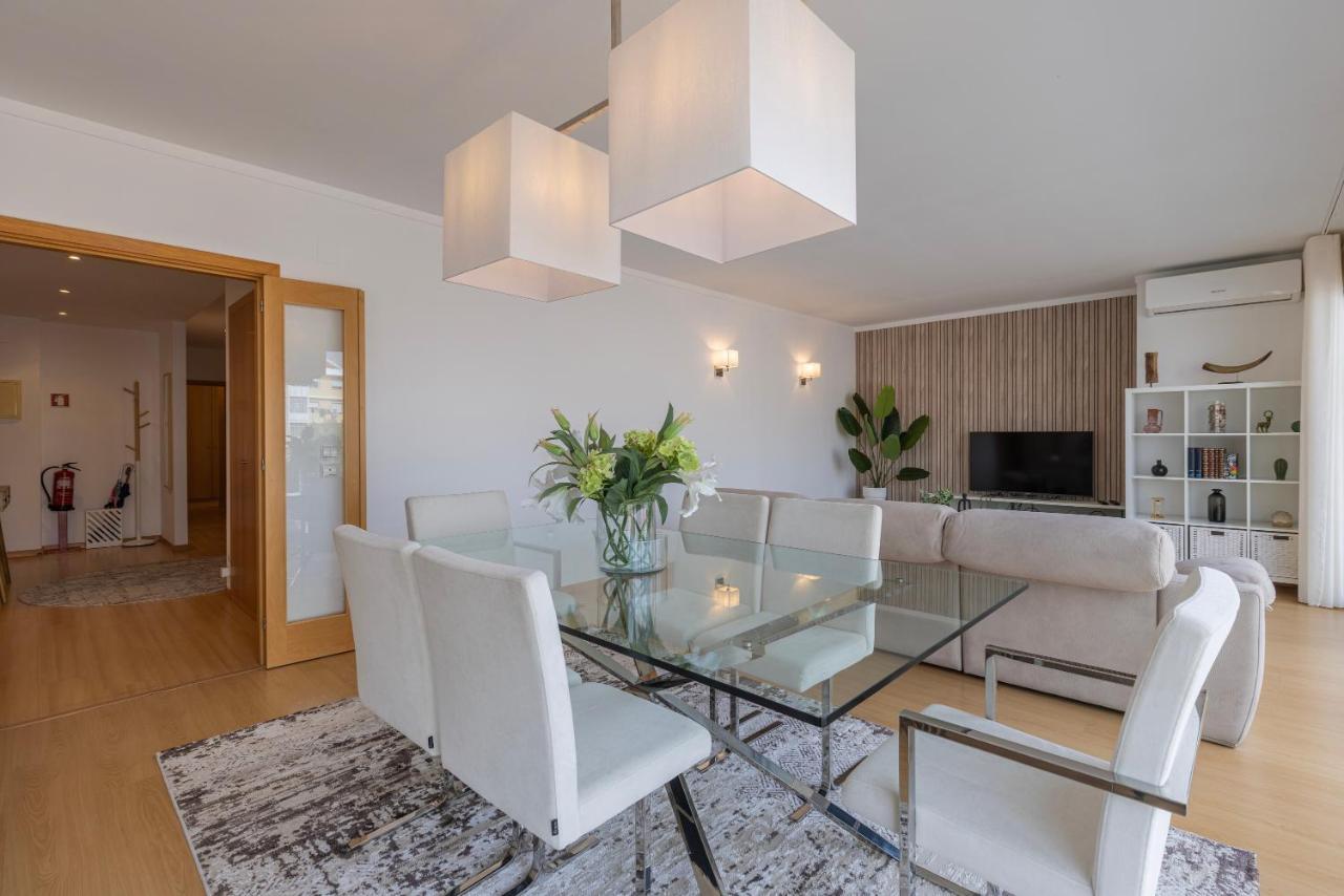Charm 3bdr W/balcony By Lovelystay Lejlighed