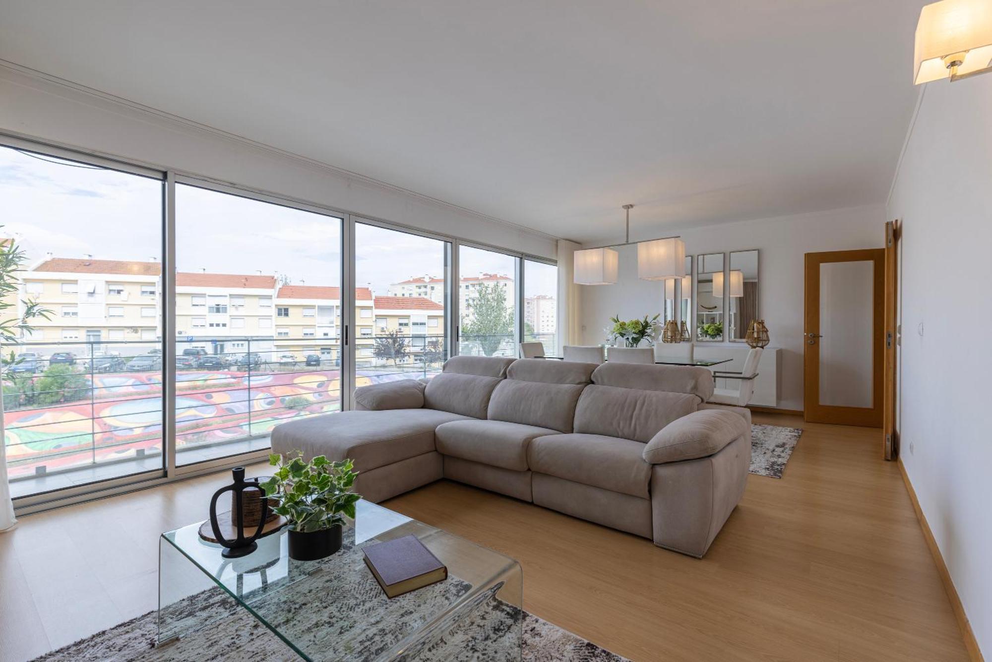 Lejlighed Charm 3bdr W/balcony By Lovelystay *